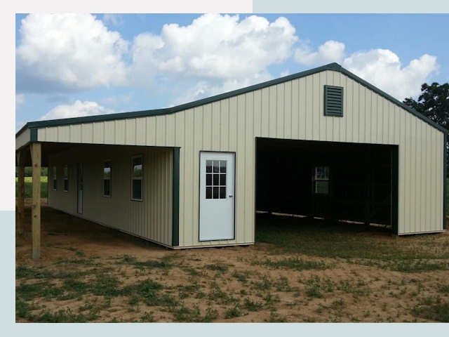 Строительство конюшен в Серове