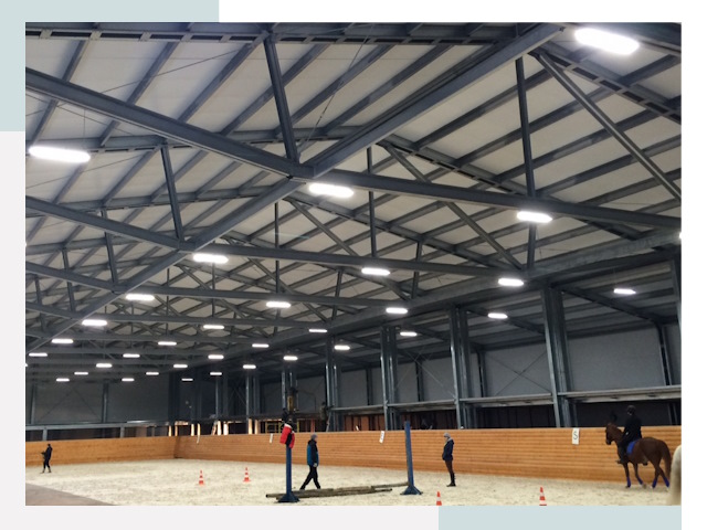Строительство конных манежей от 612 руб в Серов